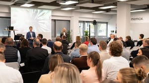 Vortrag mit Blick ins Publikum beim Eticor Anwenderforum