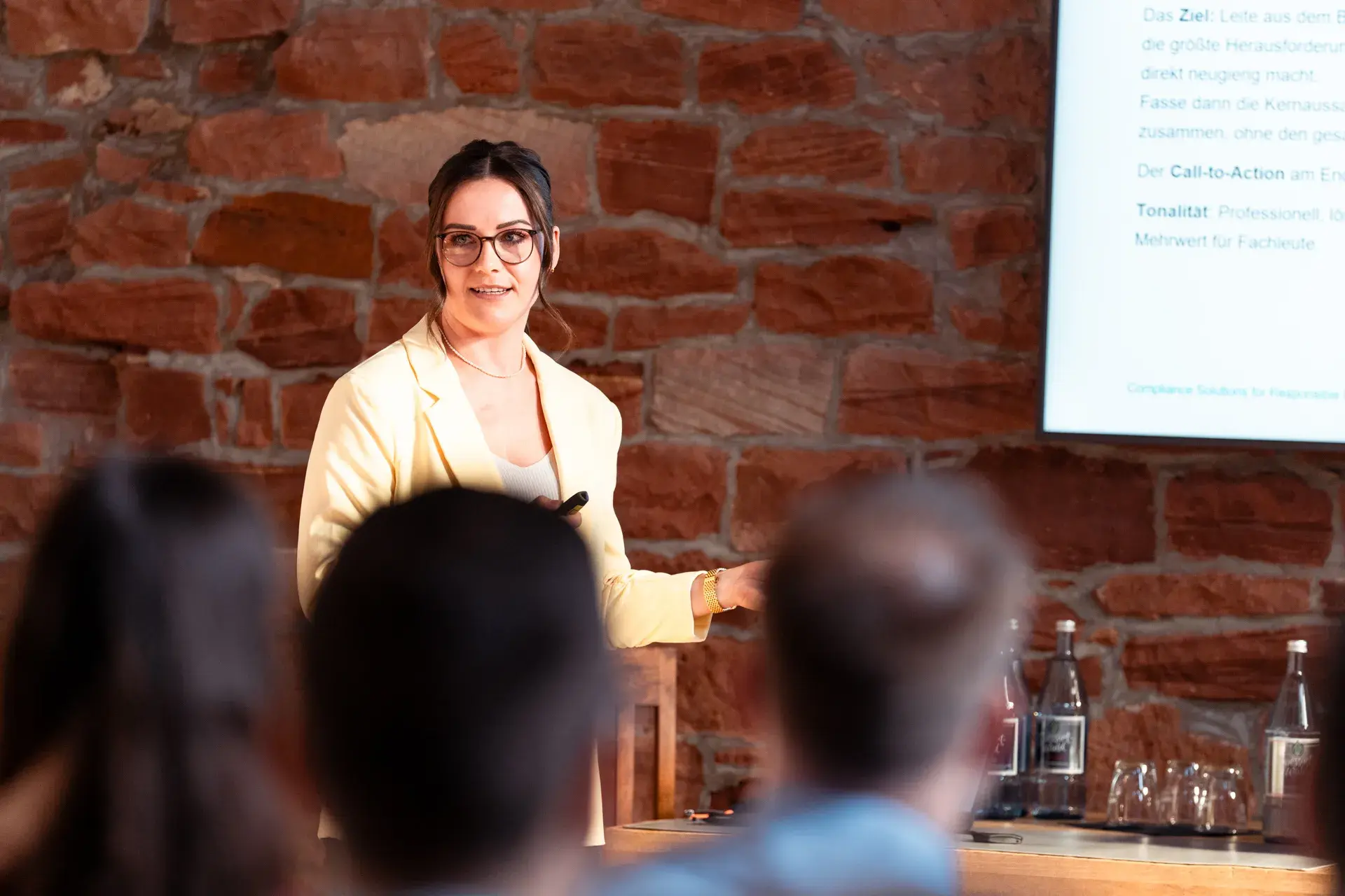 Person hält einen Vortrag beim Eticor Focus Day Person hält einen Vortrag beim Eticor Focus Day