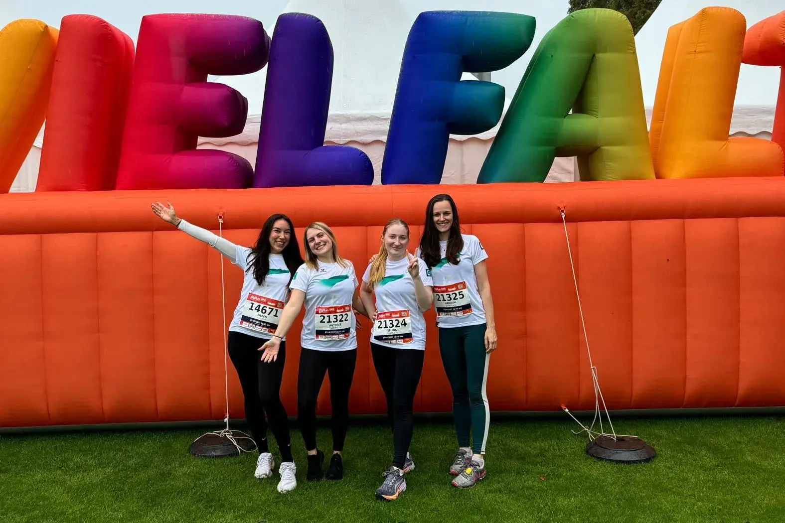 Vier Teilnehmende des Eticor-Teams beim Firmenlauf in Köln Vier Teilnehmende des Eticor-Teams beim Firmenlauf in Köln
